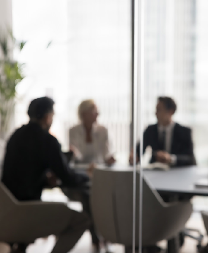 هناك اجتماع يجري