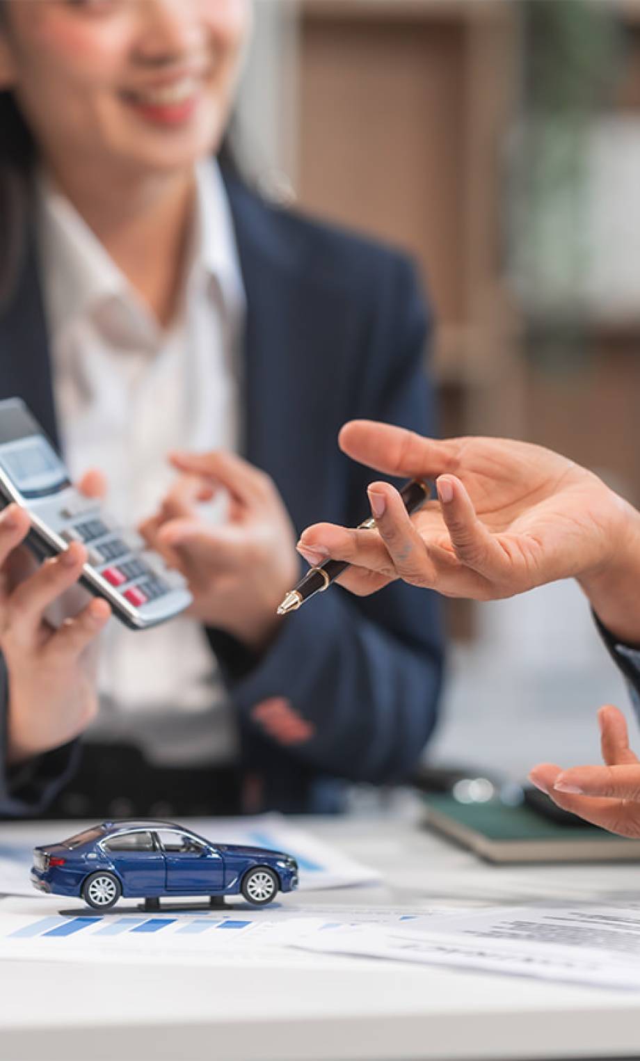 يقوم الفريق بتحليل البيانات